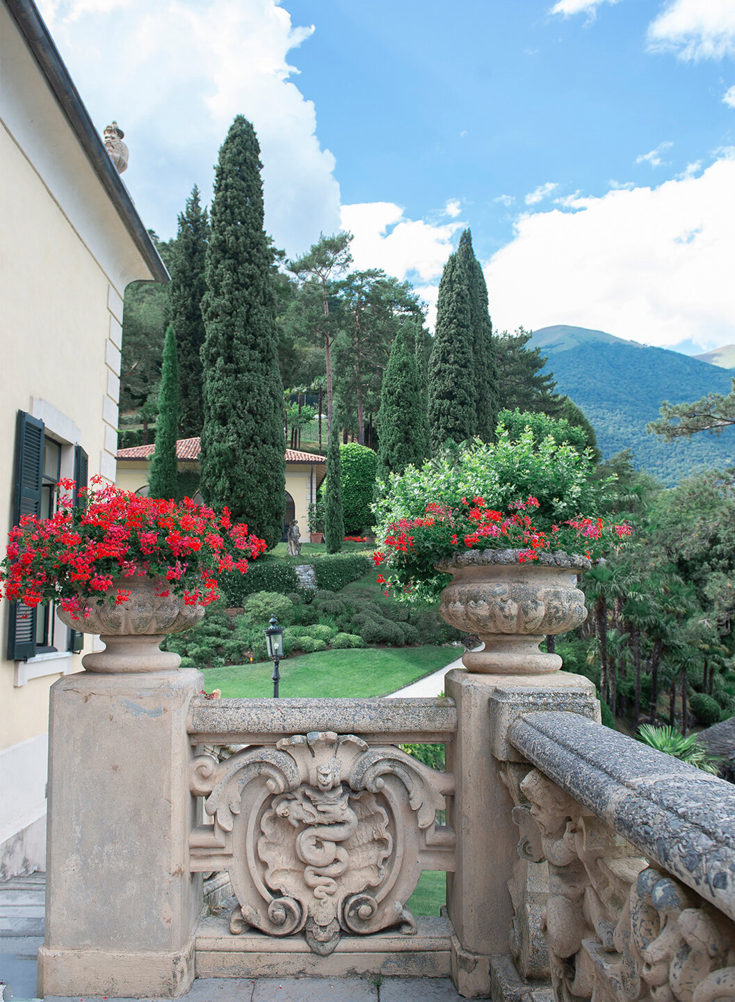 The stairway and the garden of Villa del Balbianello 